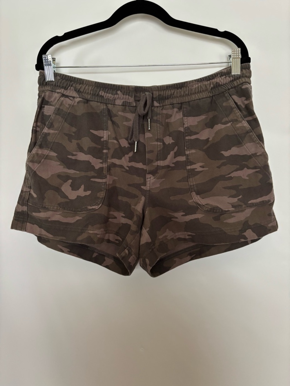 Athleta Camo Farallon Short In Black Olive Camo Size 14